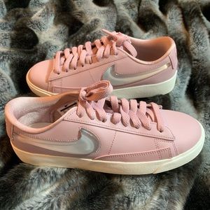 Nike Women’s blazer low LX Pink shoes sz6.5 new